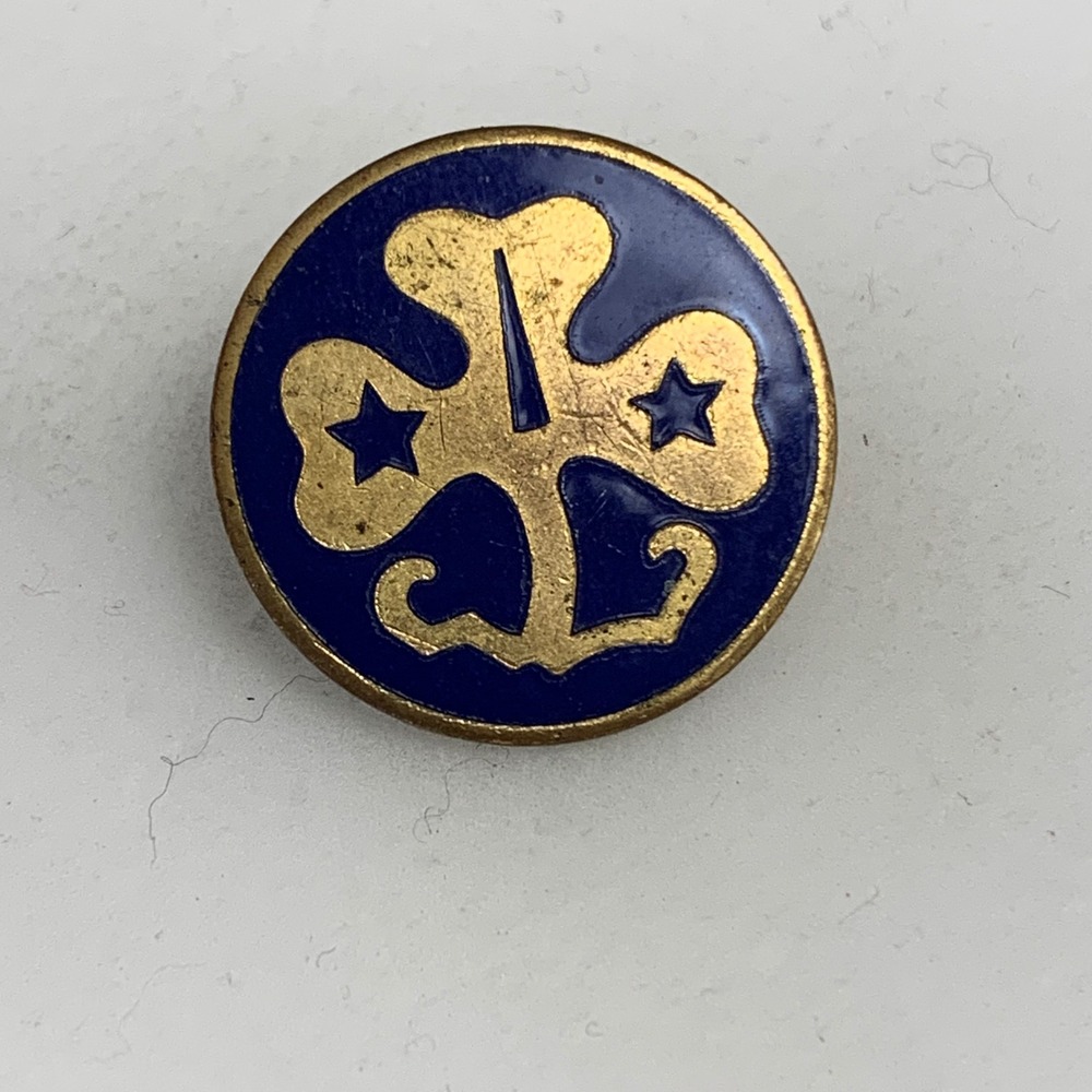 Vintage Girl Scouts WAGGGS World Trefoil Enamel Pin Blue Gold Scouting 4684